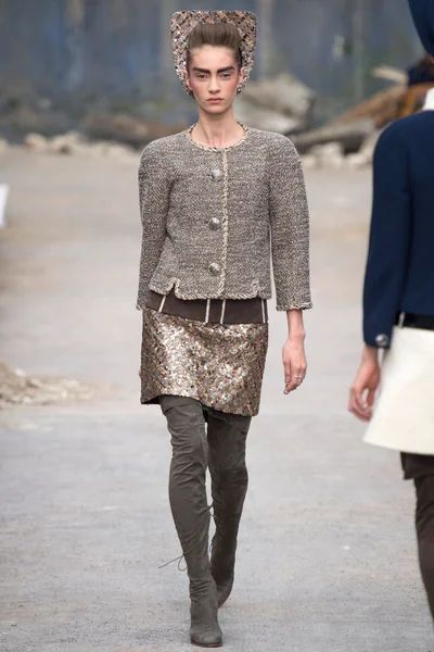 Look 9
